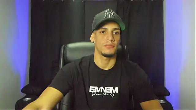 jhonnysnow17 online show from September 10, 2025, 7:07 am