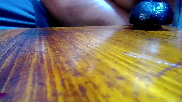 Snapshot of Lelety79 chatting on April 13, 2026, 5:22 am Lelety79 online show from April 13, 2026, 5:22 am