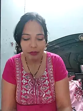 Snapshot of Poojabhabi101 chatting on October 13, 2025, 7:21 am Poojabhabi101 online show from October 13, 2025, 7:21 am