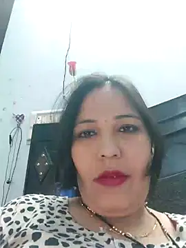 Snapshot of Poojabhabi101 chatting on March 11, 2025, 5:24 am Poojabhabi101 online show from March 11, 2025, 5:24 am