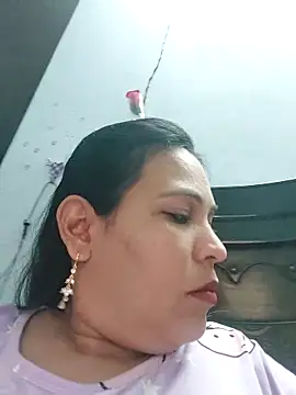 Snapshot of Poojabhabi101 chatting on March 18, 2025, 6:28 am Poojabhabi101 online show from March 18, 2025, 6:28 am