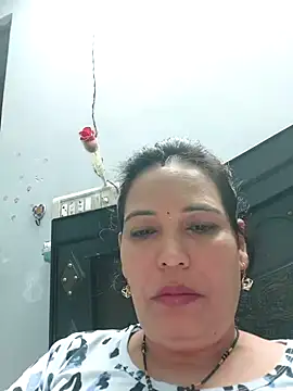 Snapshot of Poojabhabi101 chatting on October 14, 2025, 6:58 am Poojabhabi101 online show from October 14, 2025, 6:58 am