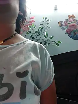 Snapshot of Poojabhabi101 chatting on November 5, 2025, 6:49 am Poojabhabi101 online show from November 5, 2025, 6:49 am