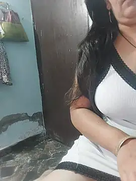 Poojabhabi101 online show from May 19, 2026, 5:36 am
