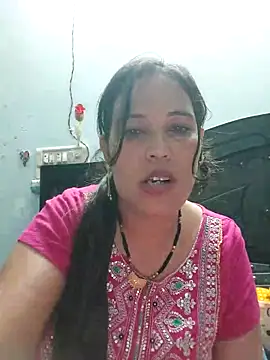 Snapshot of Poojabhabi101 chatting on October 7, 2025, 5:58 pm Poojabhabi101 online show from October 7, 2025, 5:58 pm