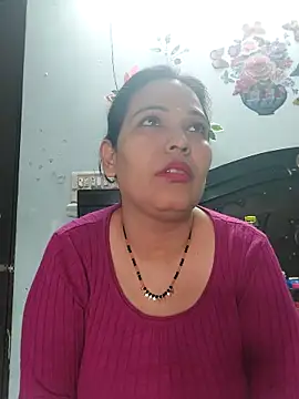 Snapshot of Poojabhabi101 chatting on December 23, 2025, 5:29 am Poojabhabi101 online show from December 23, 2025, 5:29 am