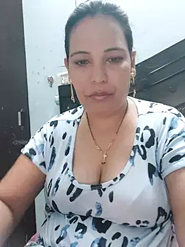 Snapshot of Poojabhabi101 chatting on September 18, 2025, 6:16 am Poojabhabi101 online show from September 18, 2025, 6:16 am