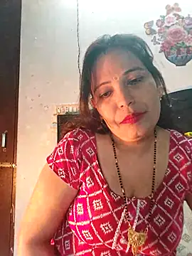 Snapshot of Poojabhabi101 chatting on January 12, 2026, 6:53 am Poojabhabi101 online show from January 12, 2026, 6:53 am