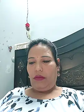 Snapshot of Poojabhabi101 chatting on October 12, 2025, 6:48 am Poojabhabi101 online show from October 12, 2025, 6:48 am