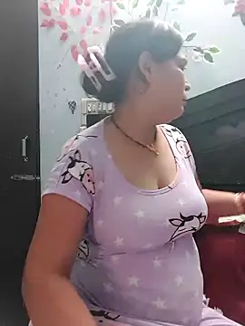 Snapshot of Poojabhabi101 chatting on November 9, 2025, 7:56 am Poojabhabi101 online show from November 9, 2025, 7:56 am