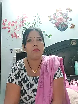 Snapshot of Poojabhabi101 chatting on November 18, 2025, 5:55 am Poojabhabi101 online show from November 18, 2025, 5:55 am