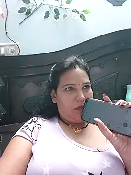 Snapshot of Poojabhabi101 chatting on October 27, 2025, 6:58 am Poojabhabi101 online show from October 27, 2025, 6:58 am