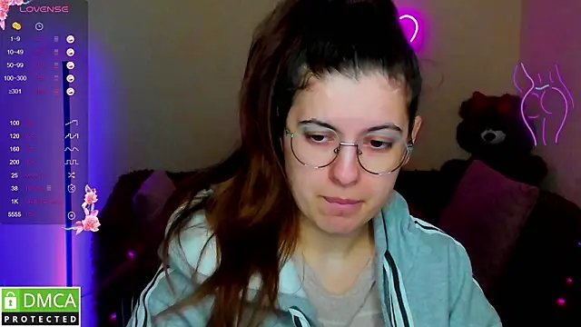 Aminabeatris online show from February 21, 2026, 6:26 am