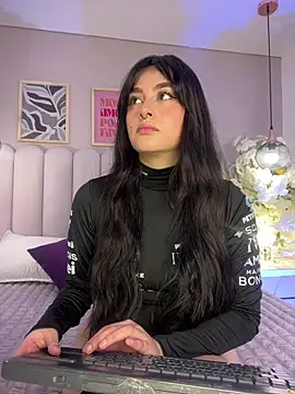 cute  cherry  online show from October 31, 2025, 8:38 pm