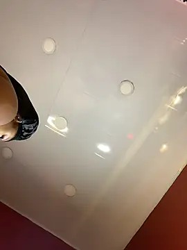 Snapshot of Aluna_sweet chatting on October 14, 2025, 8:09 pm Aluna sweet online show from October 14, 2025, 8:09 pm