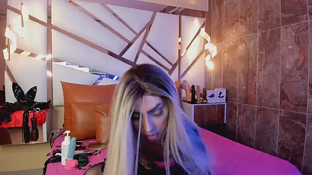 Snapshot of AlejandraDangerGirl chatting on February 12, 2025, 12:22 pm AlejandraDangerGirl online show from February 12, 2025, 12:22 pm