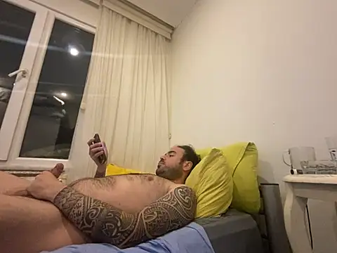 Snapshot of constantine_01 chatting on December 4, 2024, 12:57 am constantine 01 online show from December 4, 2024, 12:57 am