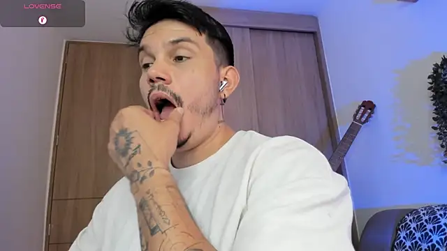 Snapshot of alejandro_stark chatting on May 9, 2026, 2:04 am alejandro stark online show from May 9, 2026, 2:04 am