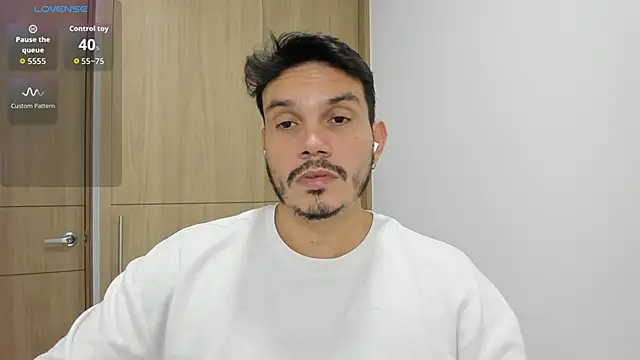 alejandro stark online show from October 18, 2025, 10:01 pm