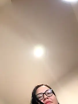 Snapshot of LiverandBrat77 chatting on January 6, 2026, 4:49 am LiverandBrat77 online show from January 6, 2026, 4:49 am