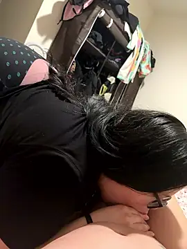 Snapshot of LiverandBrat77 chatting on January 14, 2026, 5:11 am LiverandBrat77 online show from January 14, 2026, 5:11 am