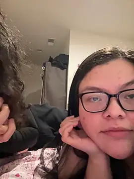 Snapshot of LiverandBrat77 chatting on January 19, 2026, 1:20 am LiverandBrat77 online show from January 19, 2026, 1:20 am