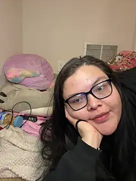 Snapshot of LiverandBrat77 chatting on February 16, 2026, 12:53 am LiverandBrat77 online show from February 16, 2026, 12:53 am