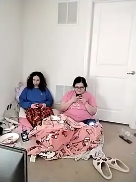 Snapshot of LiverandBrat77 chatting on February 10, 2026, 5:12 pm LiverandBrat77 online show from February 10, 2026, 5:12 pm