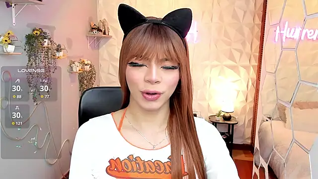 hurrencam online show from December 19, 2025, 1:24 pm