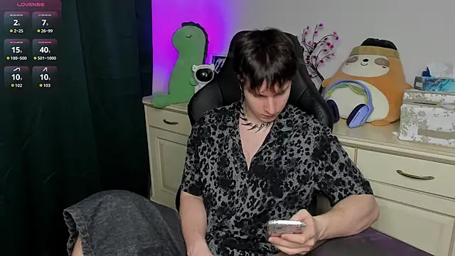 Snapshot of Vincent_Strong chatting on February 9, 2026, 9:18 am Vincent Strong online show from February 9, 2026, 9:18 am