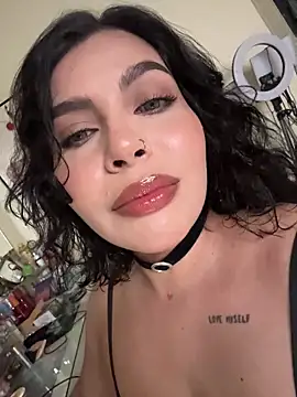 Snapshot of GigiiStone chatting on March 15, 2026, 7:43 pm GigiiStone online show from March 15, 2026, 7:43 pm