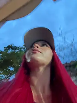 zafiro mo0n online show from October 24, 2025, 10:53 pm