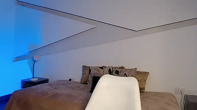 Snapshot of hot_little_bunny chatting on November 7, 2025, 9:52 pm hot little bunny online show from November 7, 2025, 9:52 pm