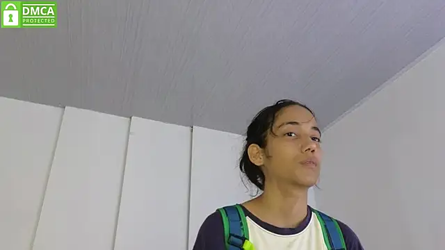 hot little bunny online show from May 20, 2026, 9:23 pm