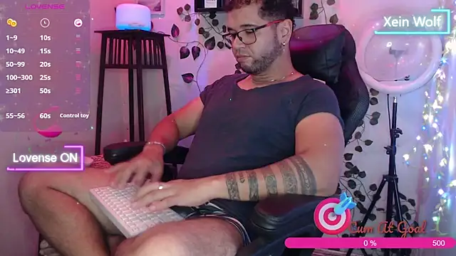 Snapshot of Xein_WoIf chatting on September 25, 2025, 2:17 am Xein WoIf online show from September 25, 2025, 2:17 am