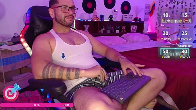 Snapshot of Xein_WoIf chatting on May 2, 2026, 3:23 am Xein WoIf online show from May 2, 2026, 3:23 am