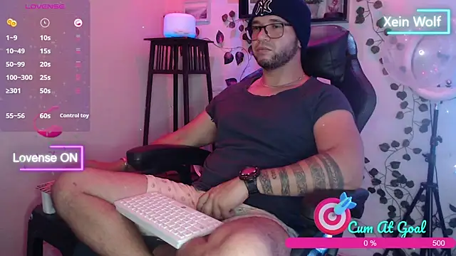 Snapshot of Xein_WoIf chatting on September 29, 2025, 3:35 am Xein WoIf online show from September 29, 2025, 3:35 am