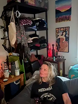 Snapshot of Terrafirma chatting on December 14, 2025, 6:13 pm Terrafirma online show from December 14, 2025, 6:13 pm