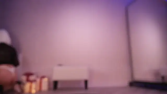 Snapshot of Rikka_Moore chatting on December 22, 2025, 11:43 am Rikka Moore online show from December 22, 2025, 11:43 am