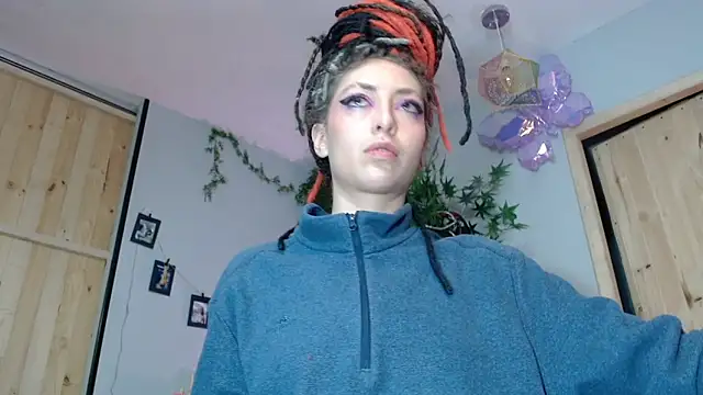 VickyJackson  online show from December 2, 2025, 12:11 am