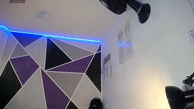 DaMikaela  online show from December 21, 2025, 1:57 pm