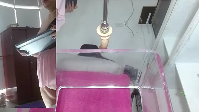 sammyEvans   online show from October 17, 2025, 1:46 pm