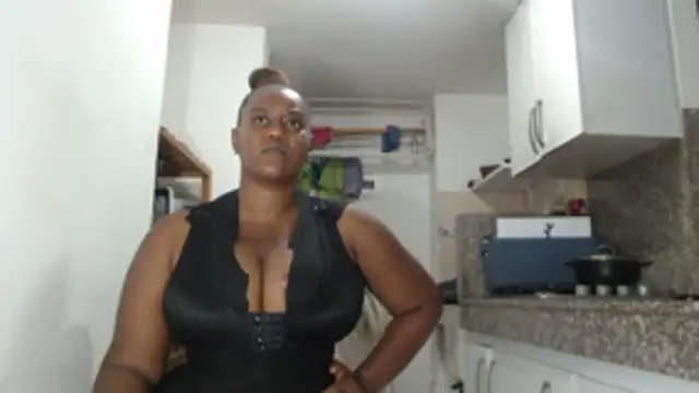 Snapshot of LiraRusso chatting on February 11, 2026, 11:26 pm LiraRusso online show from February 11, 2026, 11:26 pm