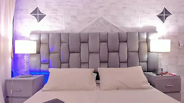 CinthiaCollins online show from February 5, 2025, 10:11 pm