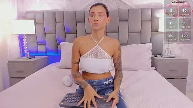 CinthiaCollins online show from February 18, 2025, 8:25 pm