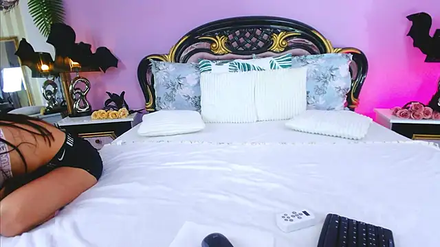 Snapshot of MyaJenson chatting on October 28, 2025, 5:18 am MyaJenson online show from October 28, 2025, 5:18 am