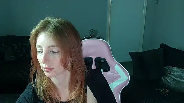 Snapshot of Red_firesquirt chatting on April 15, 2026, 1:59 pm Red firesquirt online show from April 15, 2026, 1:59 pm