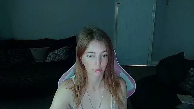 Snapshot of Red_firesquirt chatting on March 19, 2026, 2:39 pm Red firesquirt online show from March 19, 2026, 2:39 pm