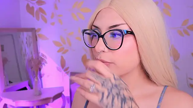 Snapshot of Misselektra__ chatting on November 24, 2025, 5:07 am Misselektra online show from November 24, 2025, 5:07 am