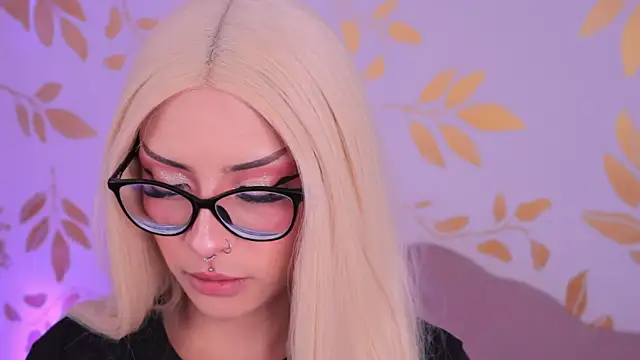 Snapshot of Misselektra__ chatting on October 15, 2025, 4:00 am Misselektra online show from October 15, 2025, 4:00 am